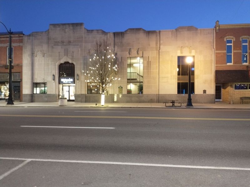 Michigan National Bank Marshall Branch Marker image. Click for full size.