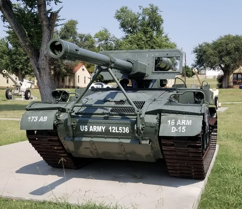 The front view of the U.S. M56 90mm Self-Propelled Gun Scorpion image. Click for full size.