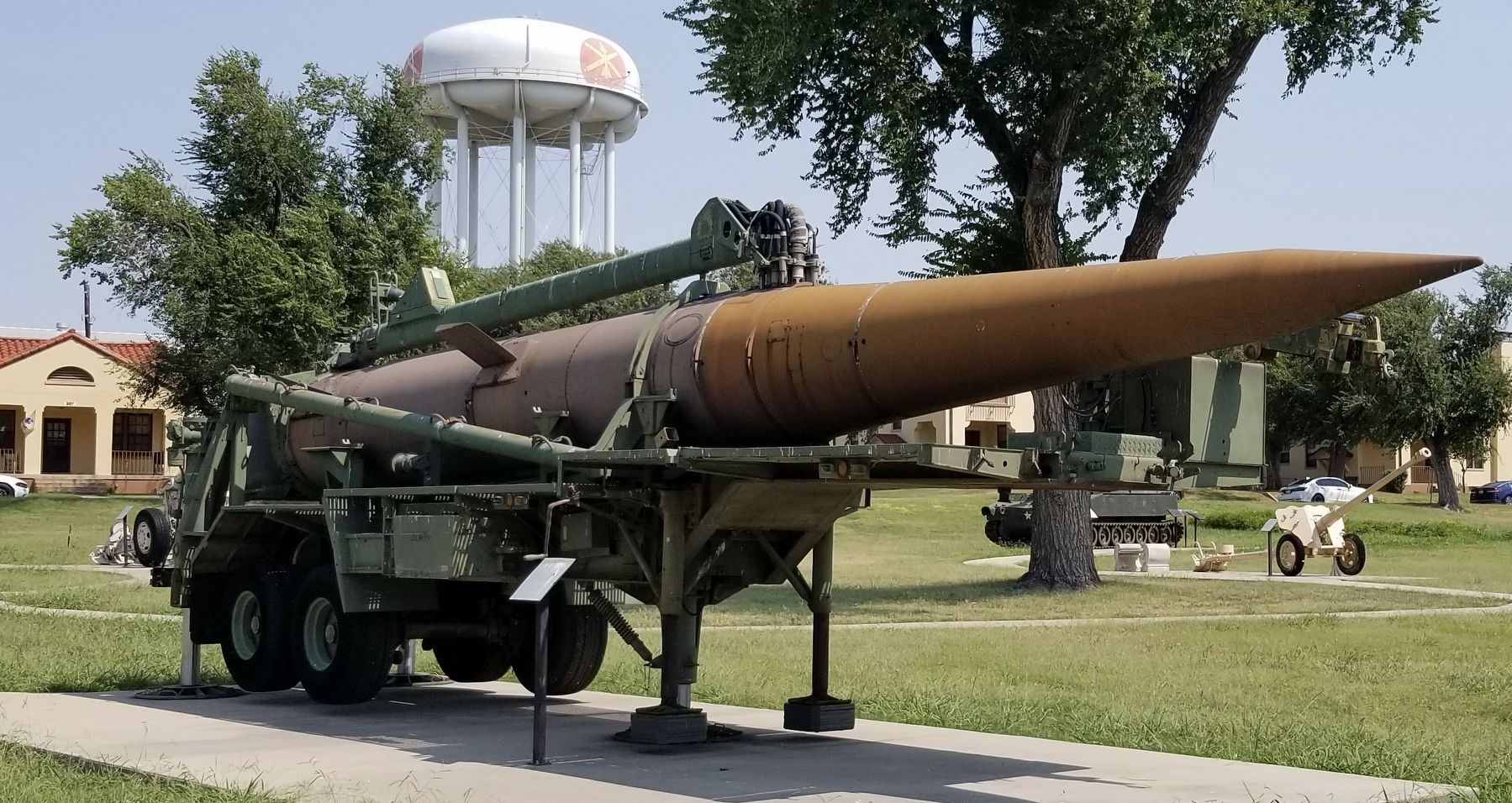 The front view of the U.S. MGM-31A Pershing IA Missile and Marker image. Click for full size.
