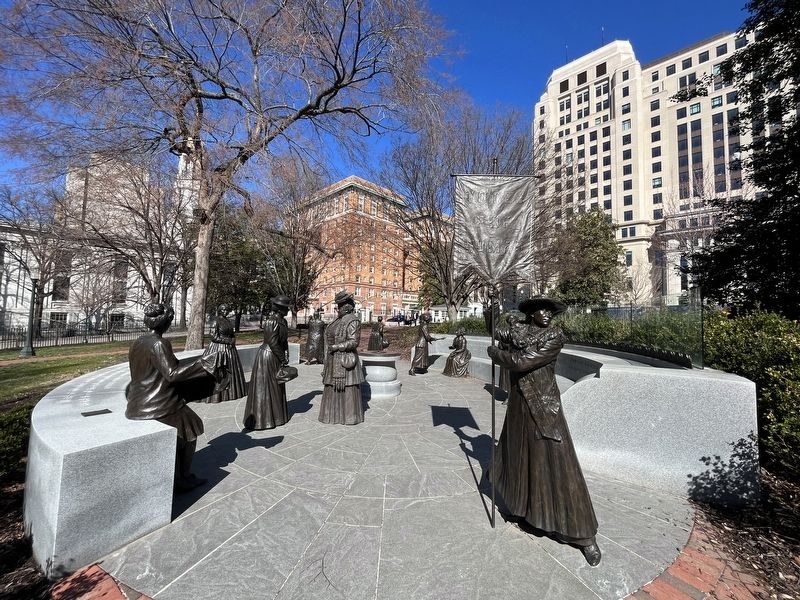 The Virginia Women's Monument image. Click for full size.