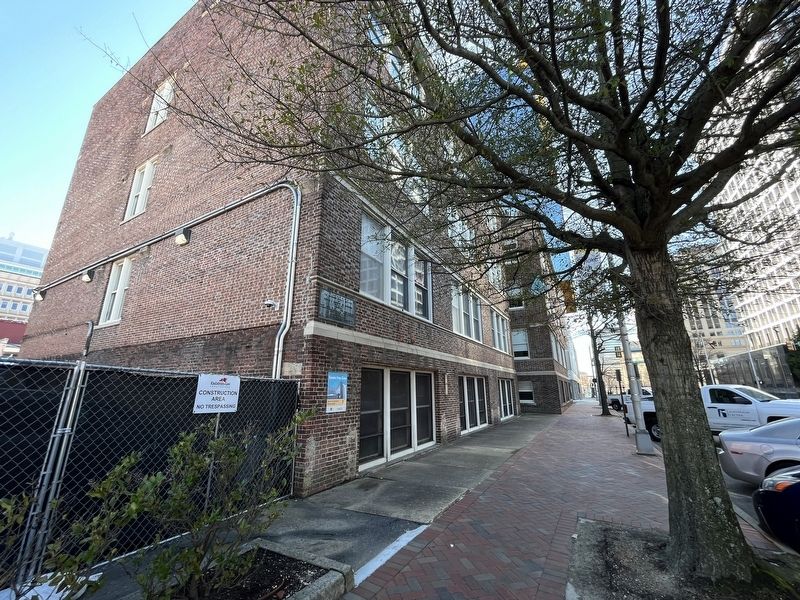The Richmond Female Institute / Woman's College of Richmond Marker image. Click for full size.