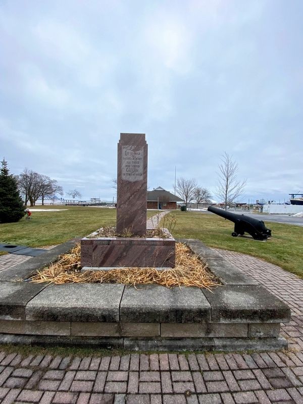Mackinaw City Veterans Memorial image. Click for full size.