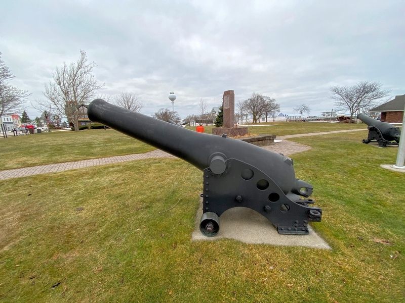Mackinaw's Civil War Dahlgren Cannons image. Click for full size.