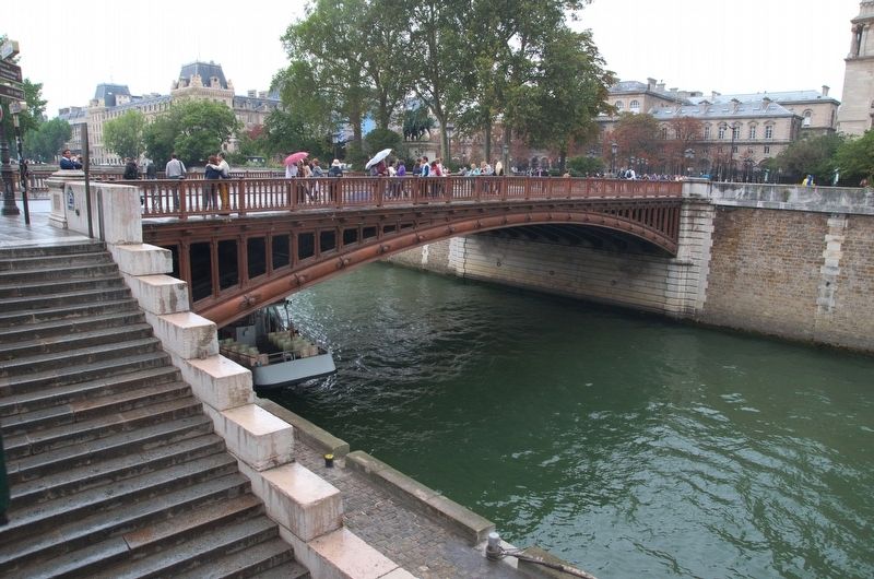 Le Pont au Double image. Click for full size.
