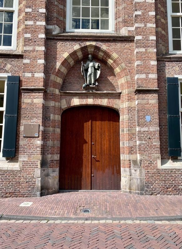 Lodewijkskerk / St. Louis Church Marker - wide view image. Click for full size.