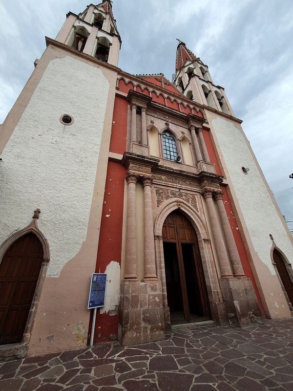 Templo Se�or del Perd�n and Marker image. Click for full size.