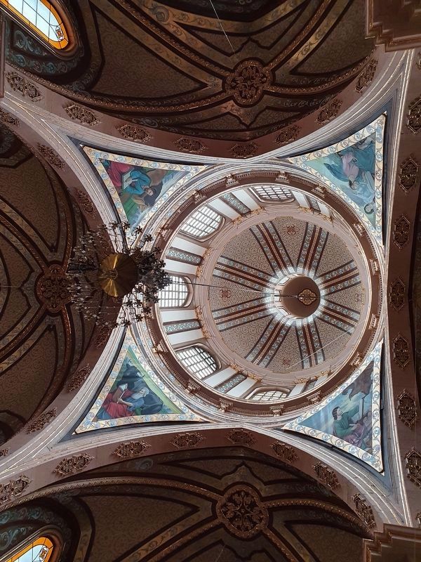 Templo Se�or del Perd�n interior dome image. Click for full size.