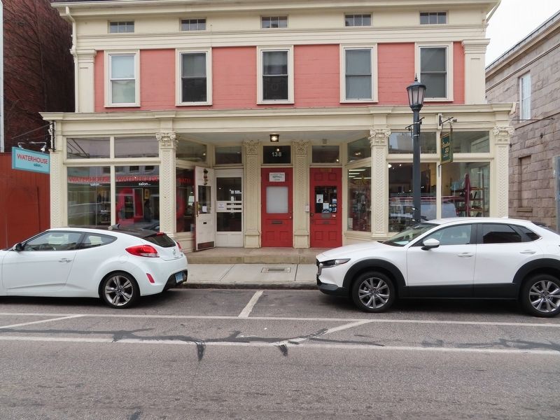 138 Bank Street. Click for full size. 138 Bank Street image. Click for full size.