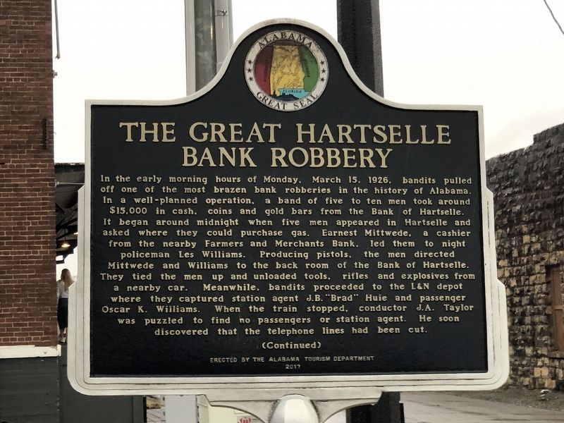 The Great Hartselle Bank Robbery / Three Hours Required to Accomplish Heist side of marker image. Click for full size.