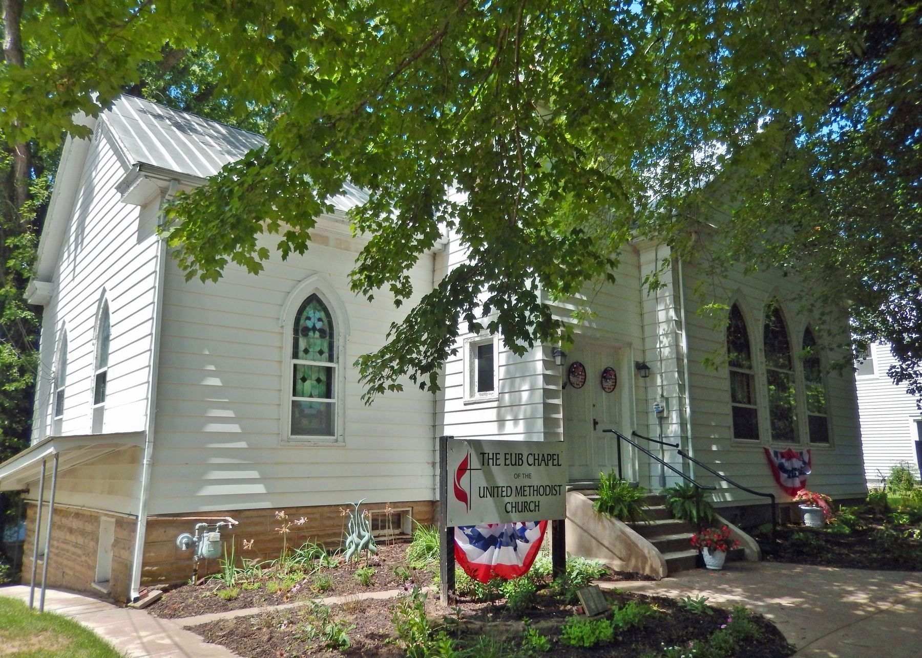 Evangelical United Brethren Church (<i>southeast elevation</i>) image. Click for full size.