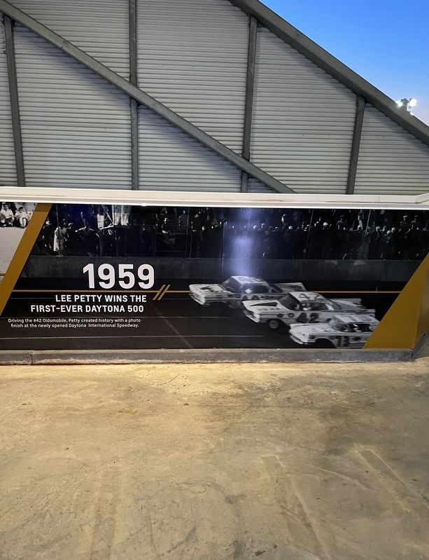 Lee Petty Marker. Click for full size. Lee Petty Marker image. Click for full size.