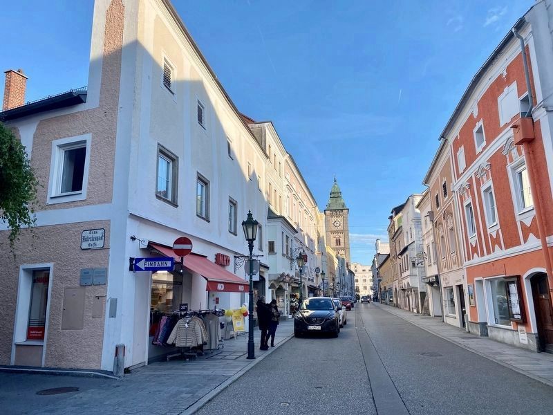 Medieval Townhouses Marker - wide view, looking east on Linzerstra�e image. Click for full size.