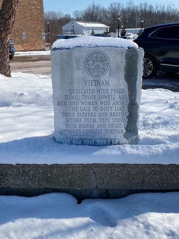 Lowell Veterans Memorial Vietnam Tablet image. Click for full size.