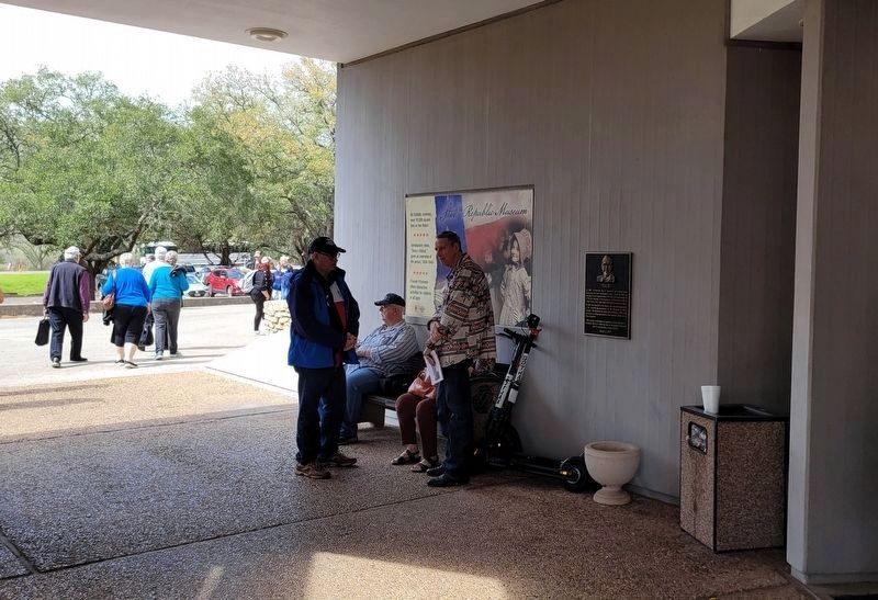 The "Gus" Marker at the entrance to the Star of the Republic Museum. Click for full size. The "Gus" Marker at the entrance to the Star of the Republic Museum image. Click for full size.