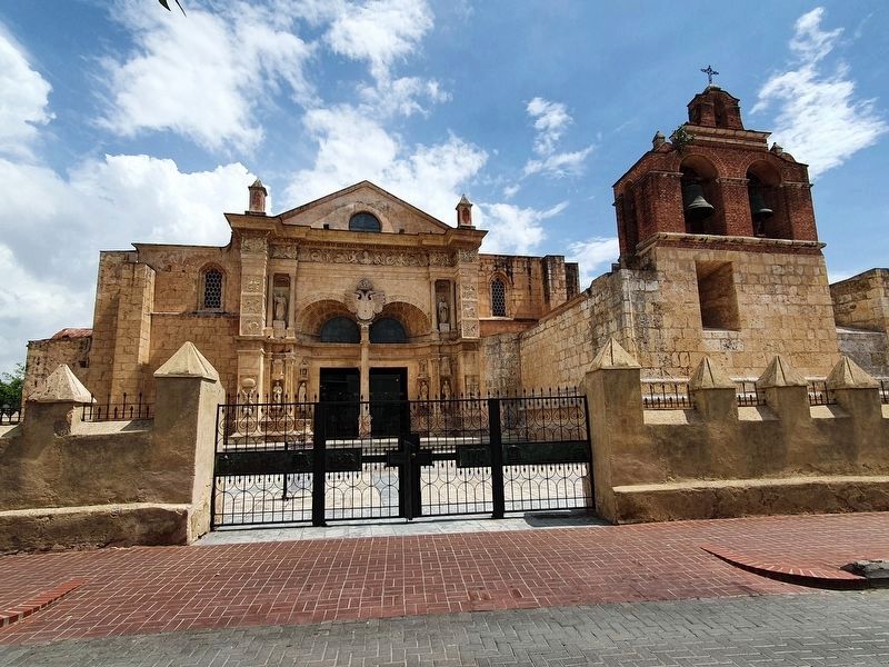 Cathedral of Santo Domingo image. Click for full size.