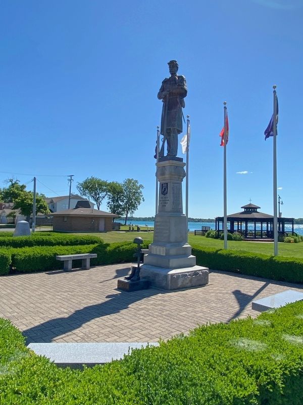 Algonac Civil War / Vietnam Memorial image. Click for full size.