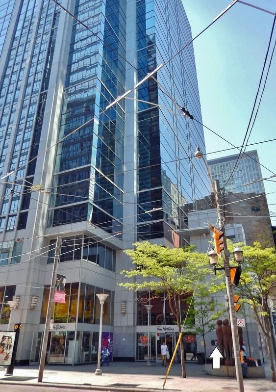 Bank of Montreal Building<br>(<i>southeast corner</i>) image. Click for full size.