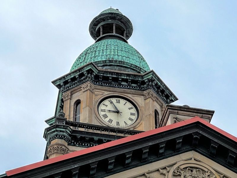 Van Buren County Courthouse. Click for full size. Van Buren County Courthouse image. Click for full size.