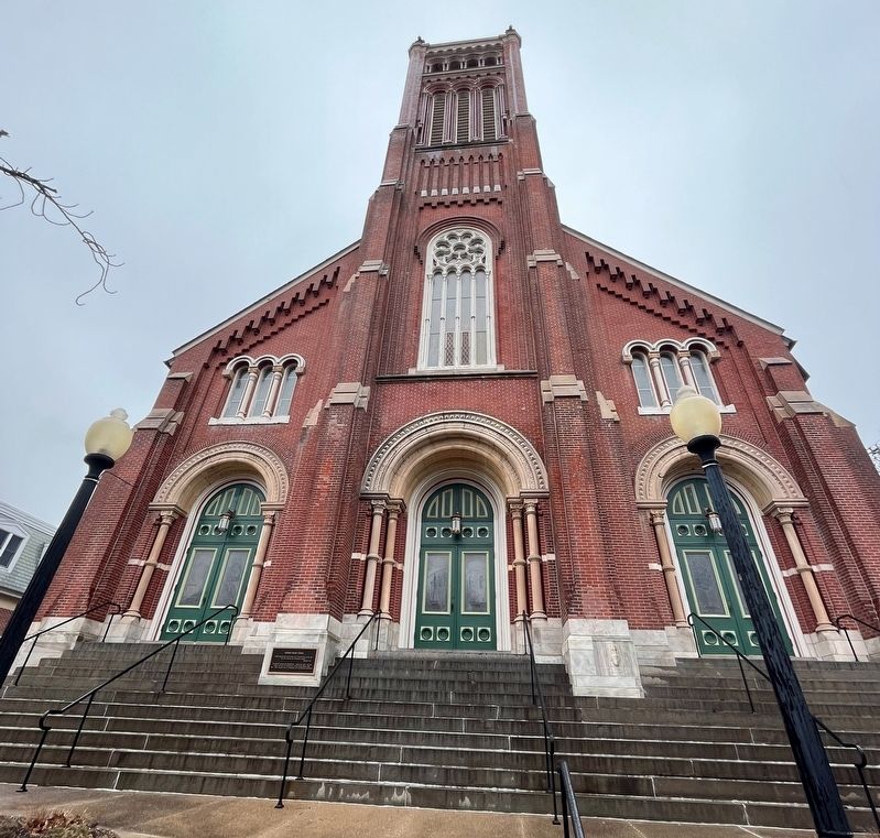 Sacred Heart Church image. Click for full size.