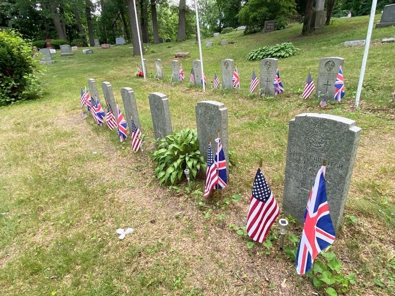 Oak Ridge Cemetery RAF Memorial image. Click for full size.