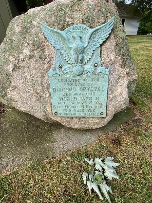 Diamond Crystal World War II Veterans Memorial image. Click for full size.