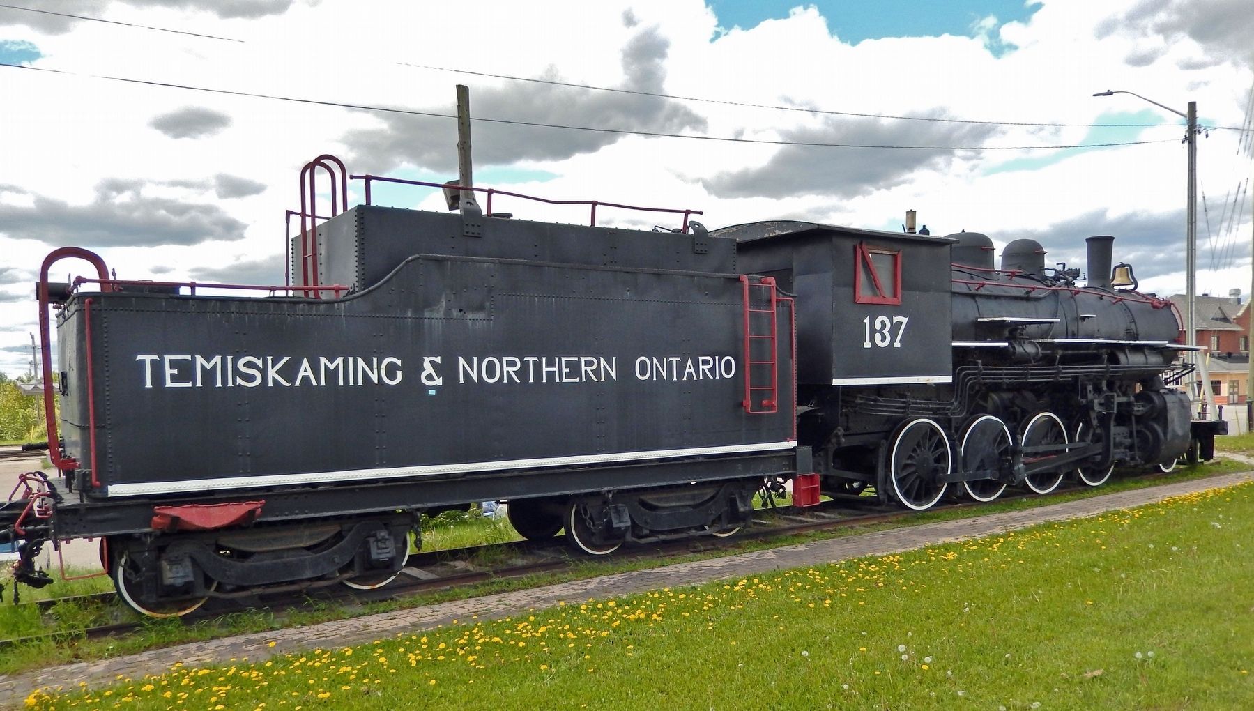 Temiskaming & Northern Ontario Locomotive 137 image. Click for full size.