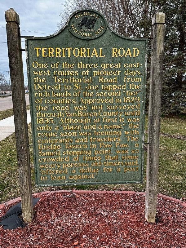 Territorial Road Marker image. Click for full size.