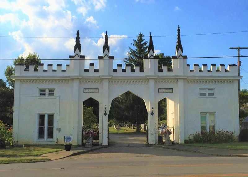 Paris Cemetery Gatehouse image. Click for full size.