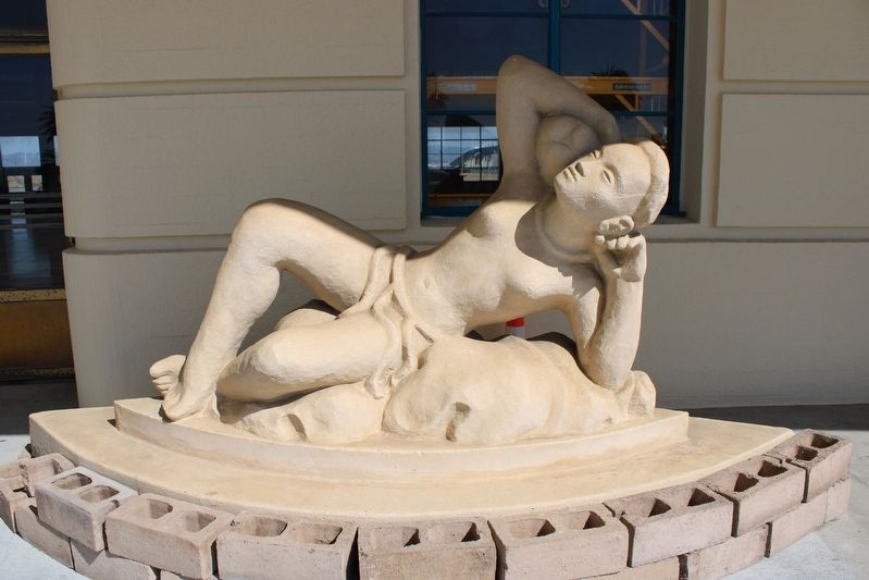 Second Statue image. Click for full size.