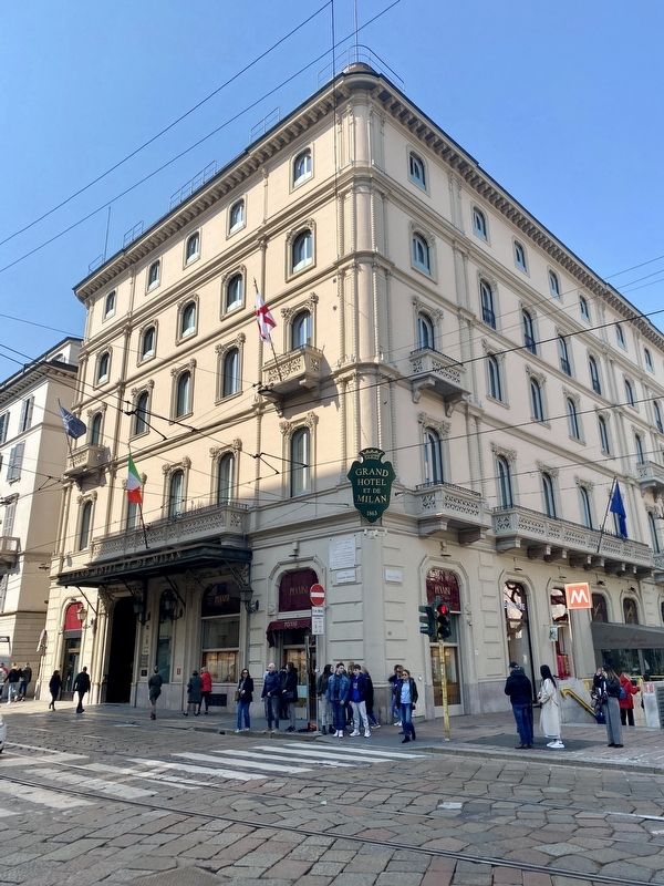 Giuseppe Verdi Marker - wider view image. Click for full size.
