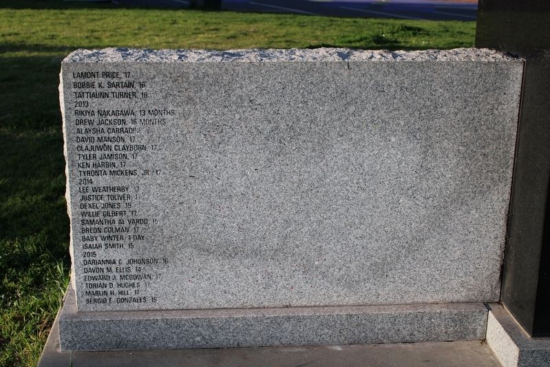 Children's Memorial Statue image. Click for full size.