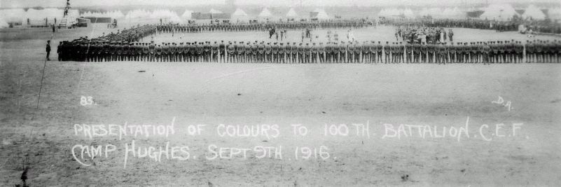Marker detail: Presentation of colours / Pr�sentation du drapeau image. Click for full size.