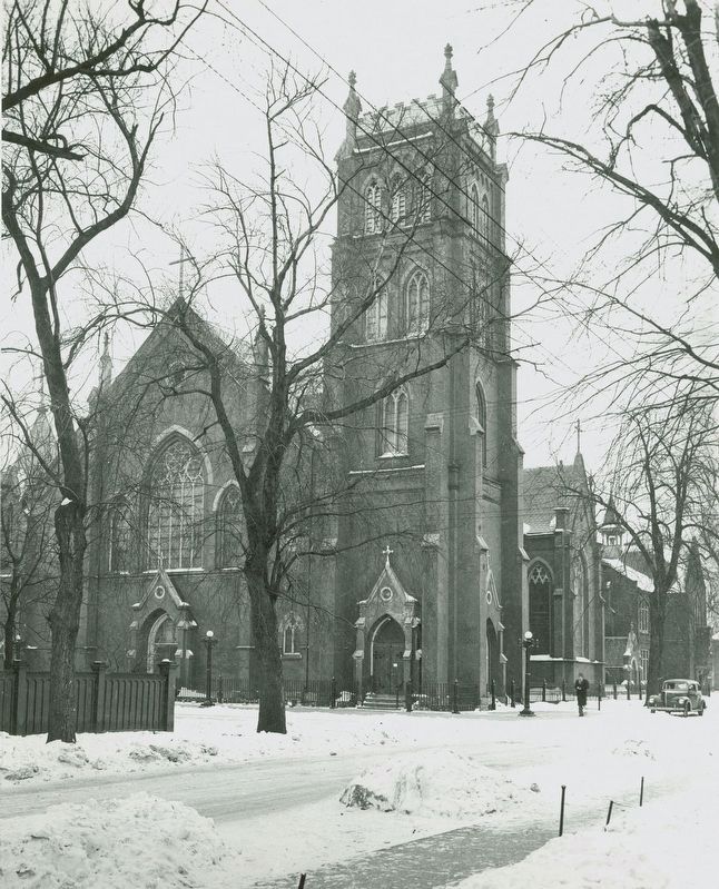 St. Mary�s Pro-Cathedral, 1940�s (Hamilton Public Library) image. Click for full size.