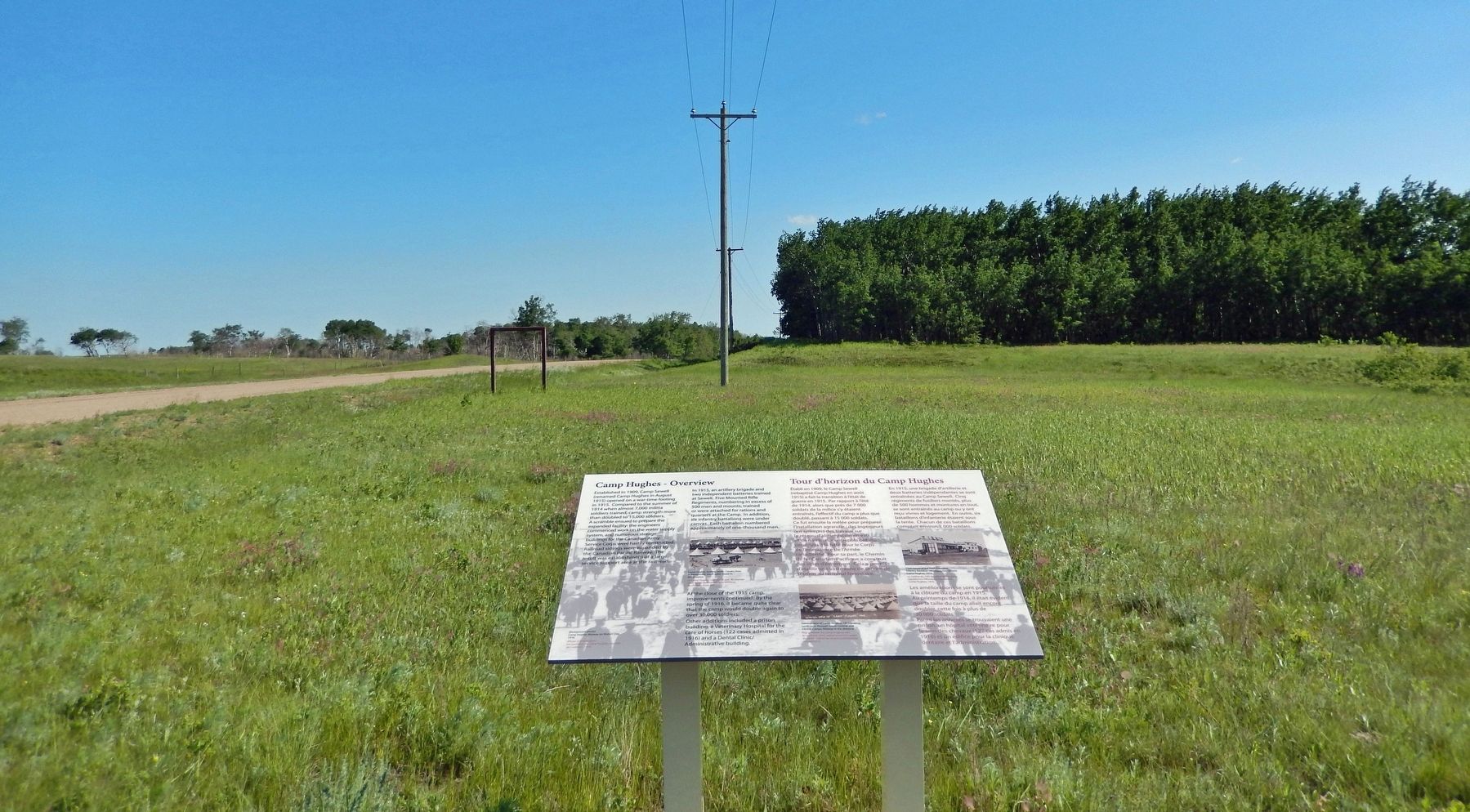 Camp Hughes  Overview / Tour d'horizon du Camp Hughes Marker image. Click for full size.
