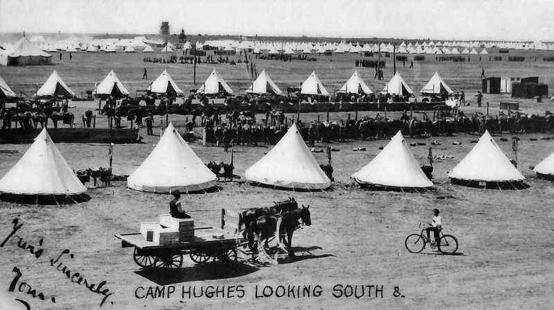 Marker detail: Camp Hughes looking south /<br>Le Camp Hughes, vue vers le sud image. Click for full size.