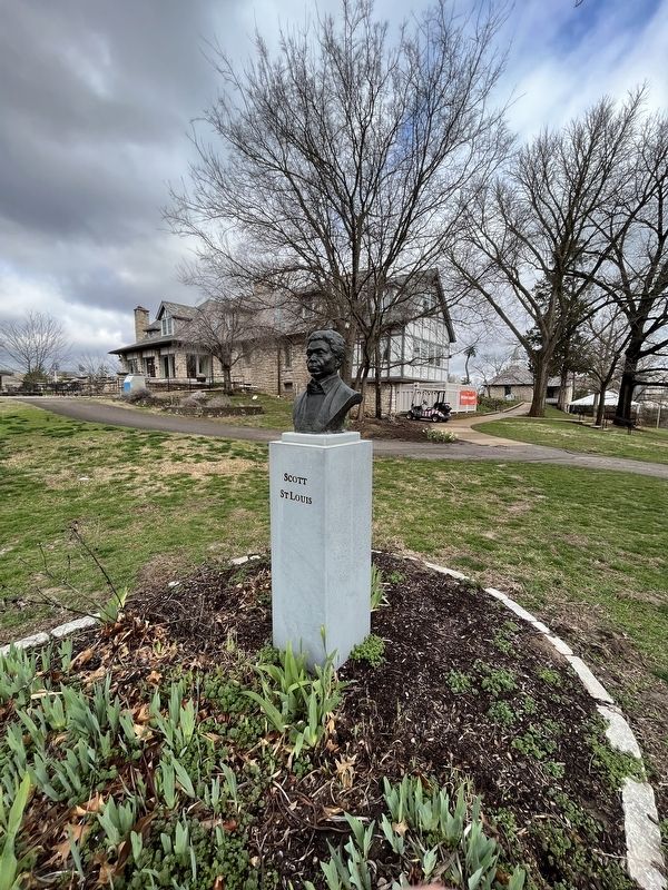The Scott bust image. Click for full size.