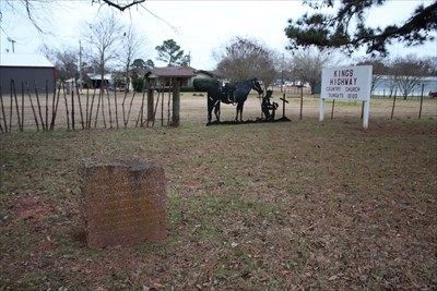 Kings Highway Camino Real  Old San Antonio Road Marker #18 image. Click for full size.