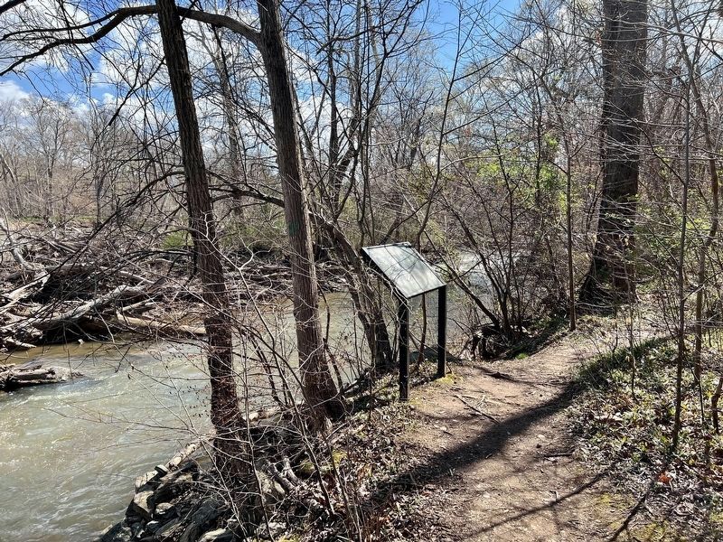 Washington's Canal Marker is seen in the distance. image. Click for full size.