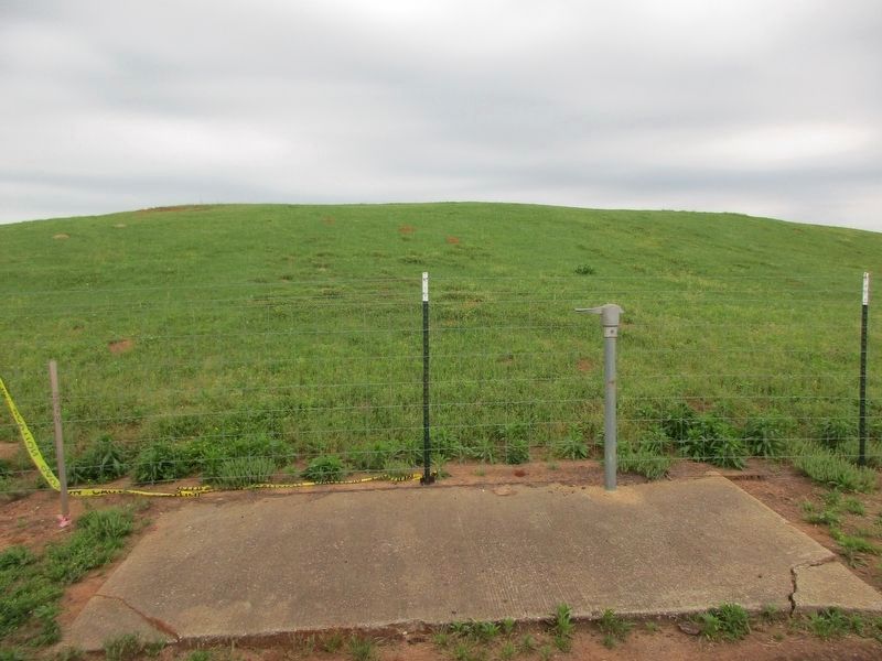 Damaged Mound Prairie Marker image. Click for full size.