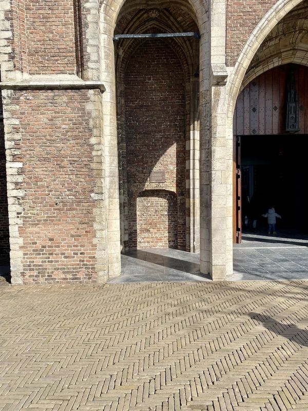 Nieuwe Kerk / New Church Marker - wide view. Click for full size. Nieuwe Kerk / New Church Marker - wide view image. Click for full size.