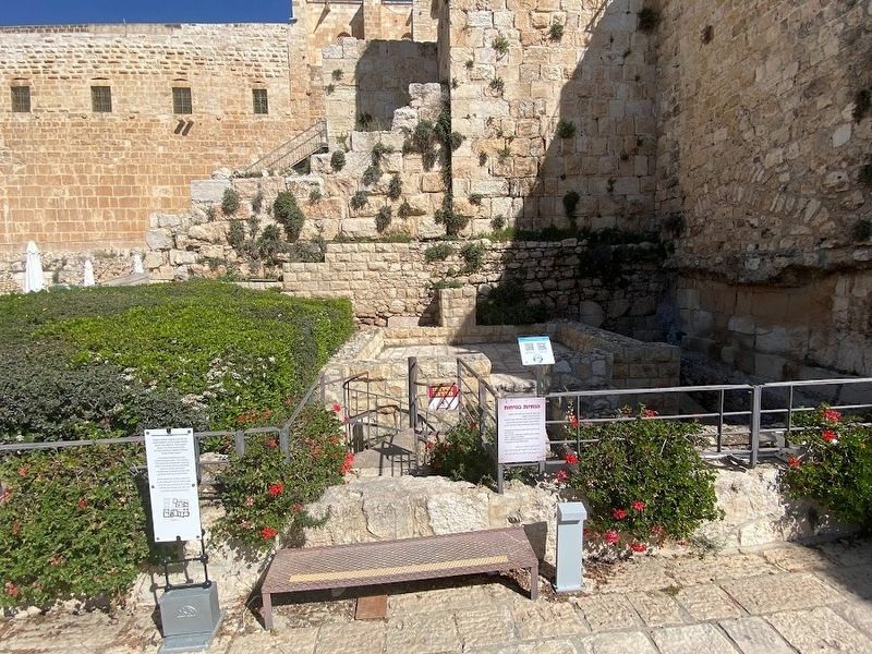 Residential building from Byzantine Period Marker image. Click for full size.