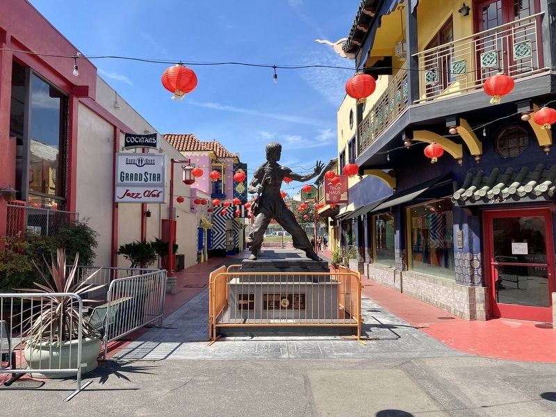 Bruce Lee Statue. Click for full size. Bruce Lee Statue image. Click for full size.