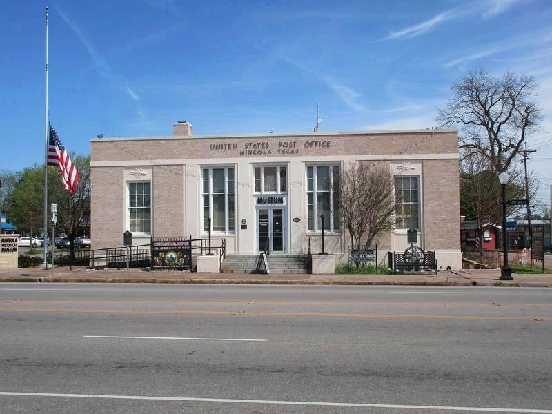 Mineola Post Office image. Click for full size.