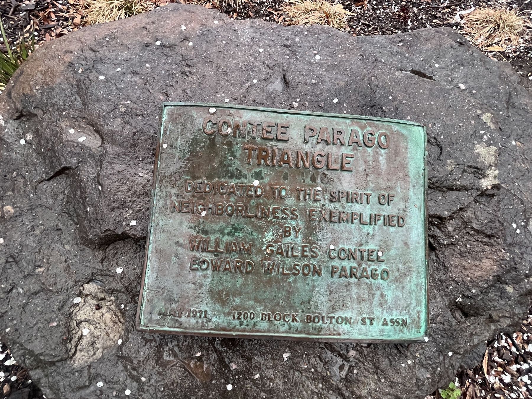 Dedication plaque on the grounds of the park image. Click for full size.