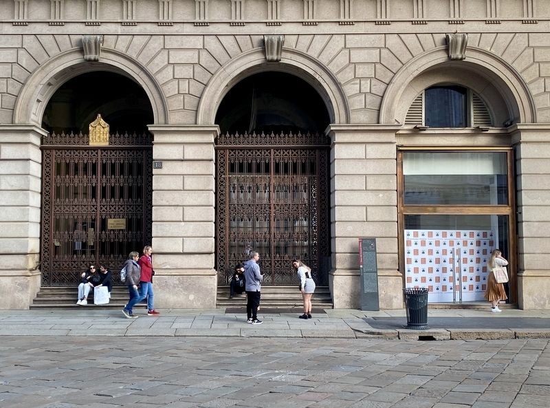 Palazzo della Veneranda Fabbrica Marker - wide view image. Click for full size.