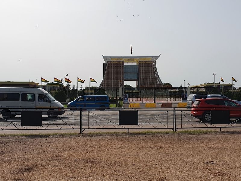 Jubilee House near the Ghana Armed Forces Memorial image. Click for full size.