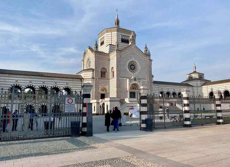 Cimitero Monumentale / Monumental Cemetery Marker - wide view. Click for full size. Cimitero Monumentale / Monumental Cemetery Marker - wide view image. Click for full size.
