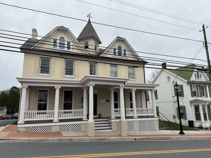Lamar House and Marker. Click for full size. Lamar House and Marker image. Click for full size.