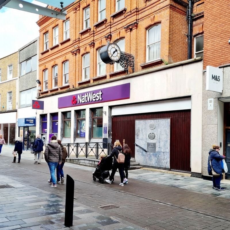 The Greyhound Inn Marker on the front of NatWest Bank image. Click for full size.
