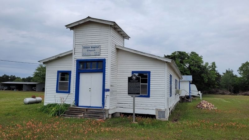 Shiloh Missionary Baptist Church and Marker image. Click for full size.